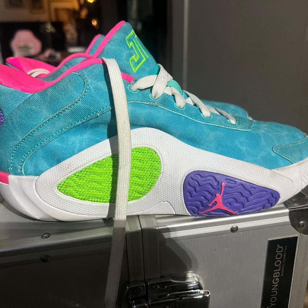 Jordan’s youth Sneakers